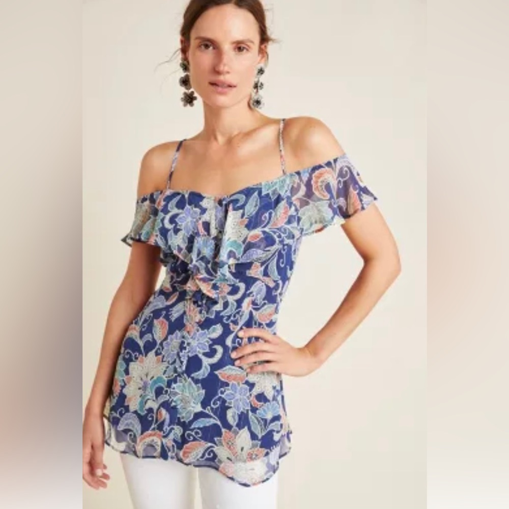 Maeve Mariposa Open Shoulder
Ruffle Blouse Open shoulder floral print Size 4